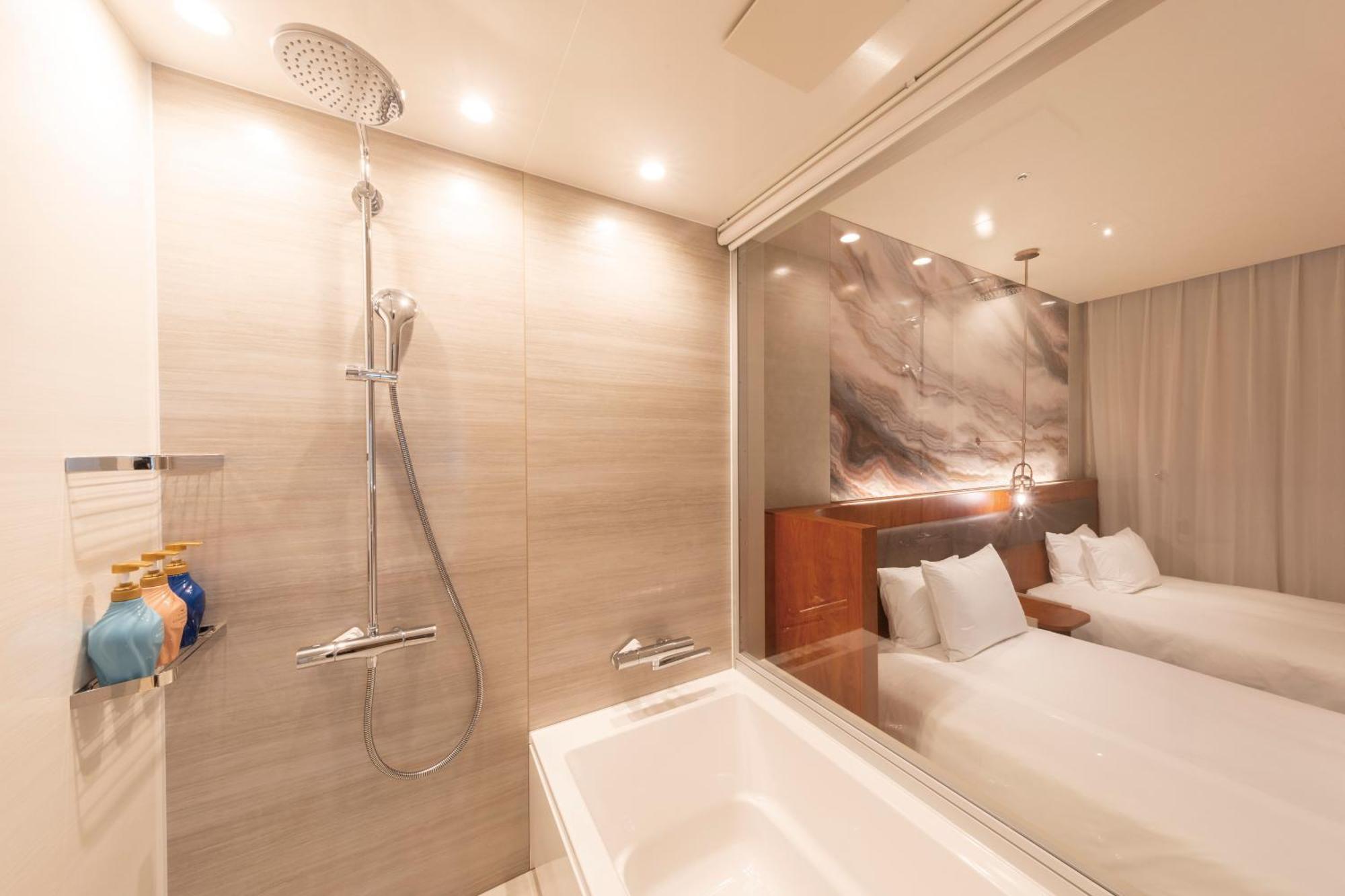Hotel Springs Makuhari Premier Chiba Buitenkant foto