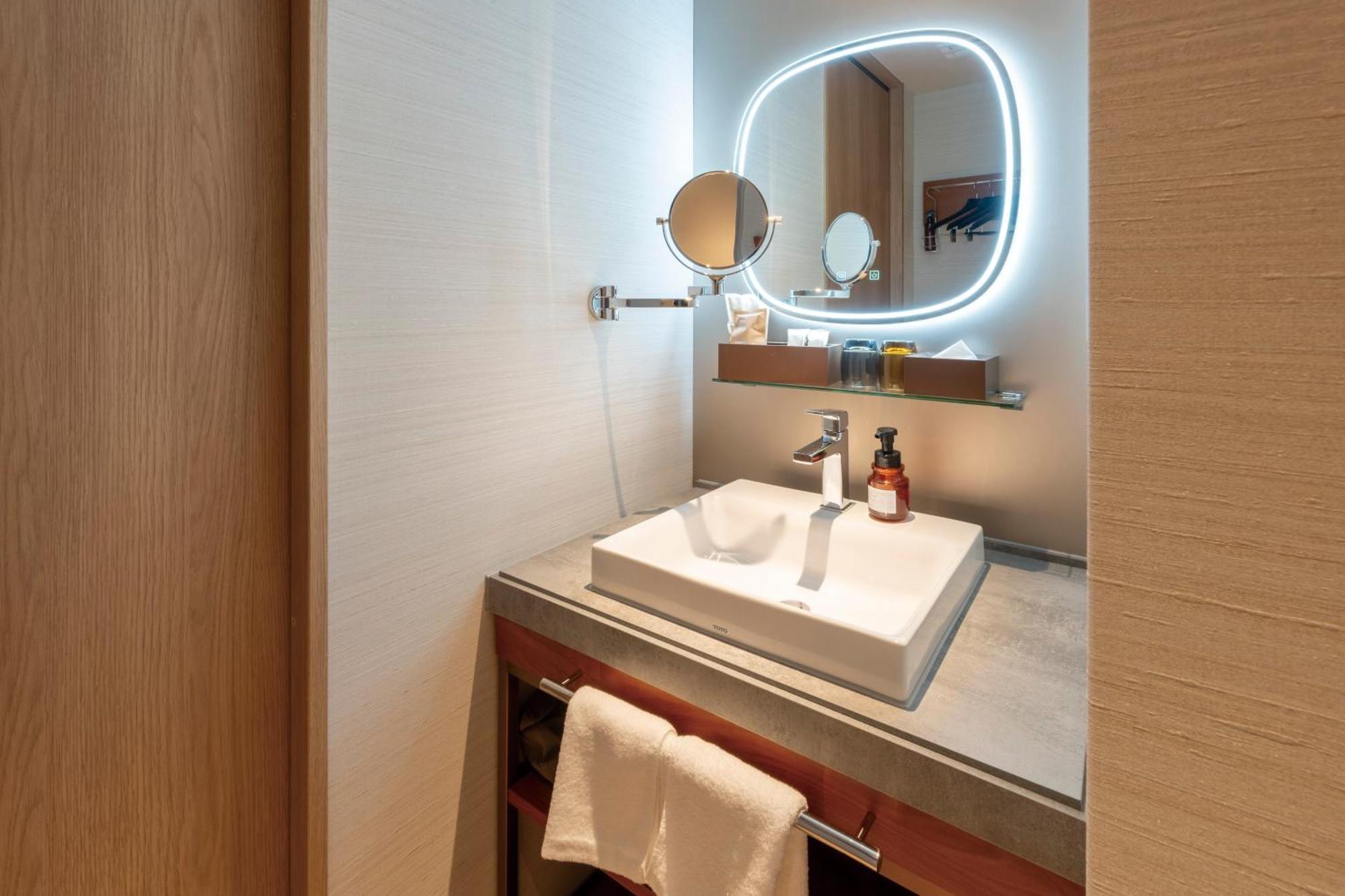 Hotel Springs Makuhari Premier Chiba Buitenkant foto